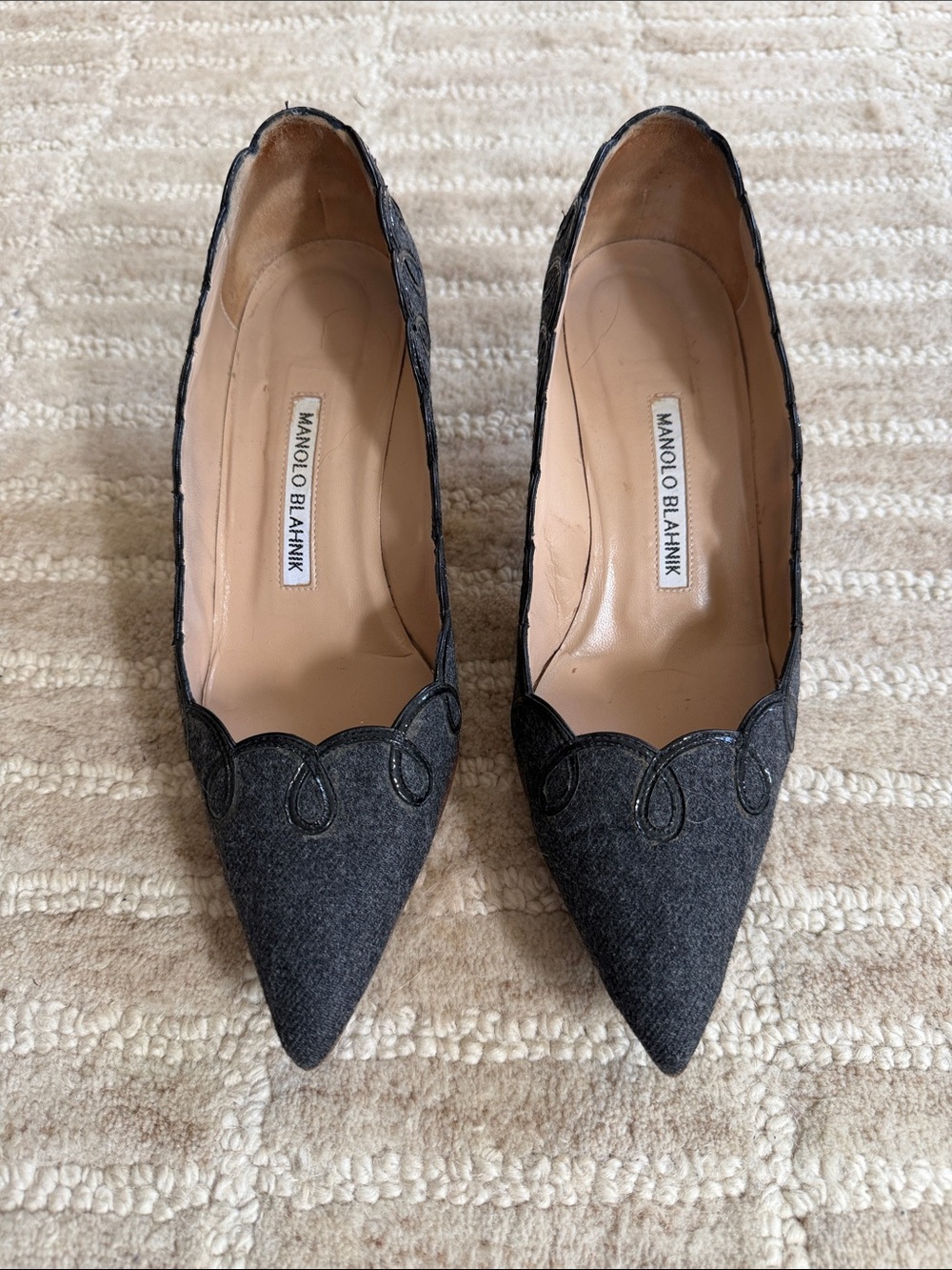 Manolo Blahnik Gray Pointed-Toe Scalloped Trim Heels